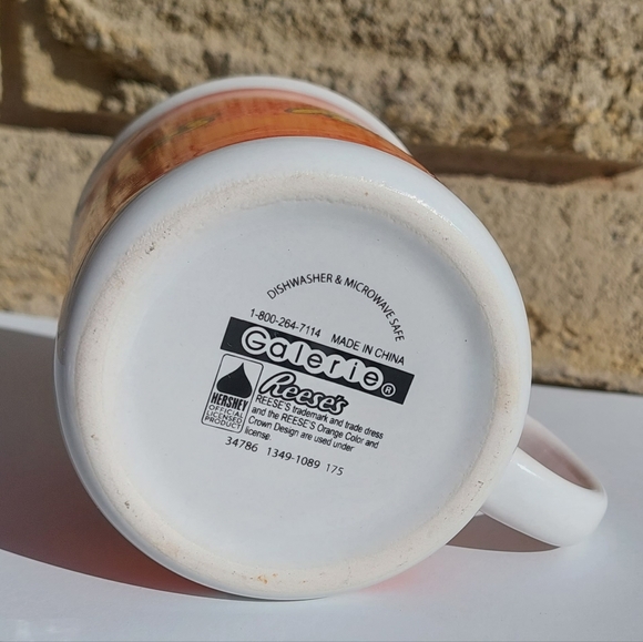 Hershey's Reeses Mug Fantastic Condition - Picture 6 of 6